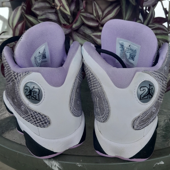 Air Jordan 13 retro houndstooth. Size 13. Black/lilac-white. - Picture 6 of 6